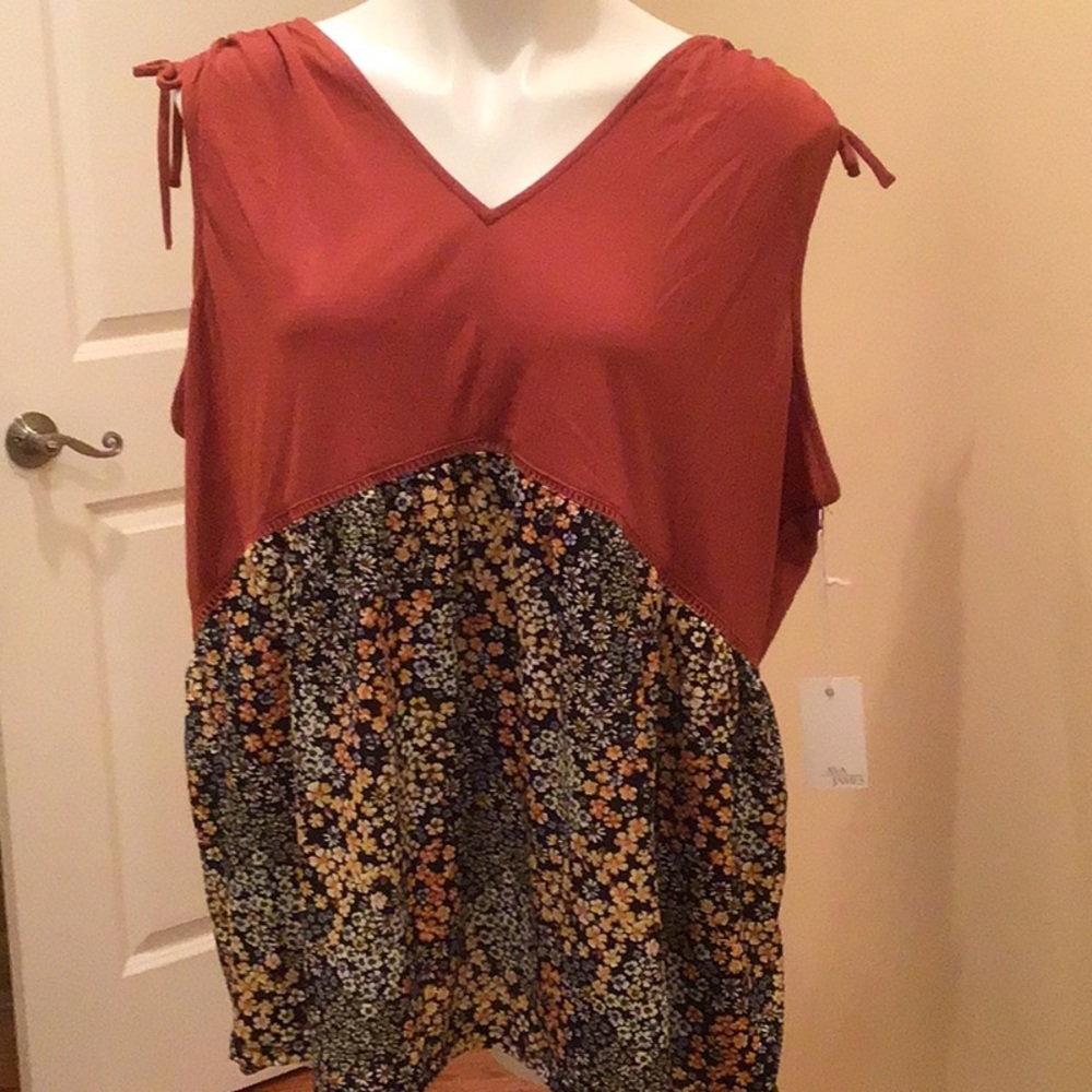 Ava James mixed media sleeveless blouse.
